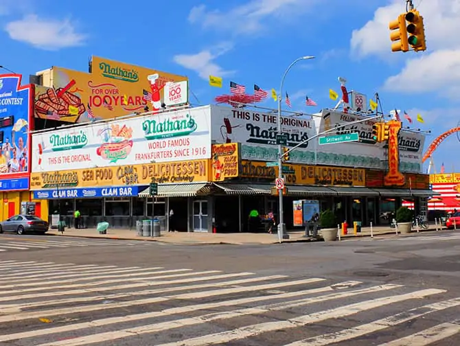 Cosa vedere a Coney Island - Nathan's Hot Dog