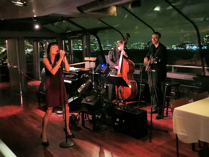 Bateaux crociera con cena a New York - Musica dal vivo