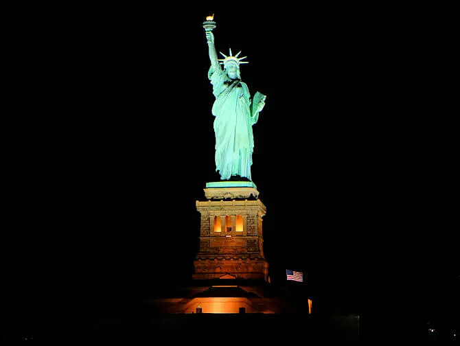 Bateaux crociera con cena a New York - Statua della libertà