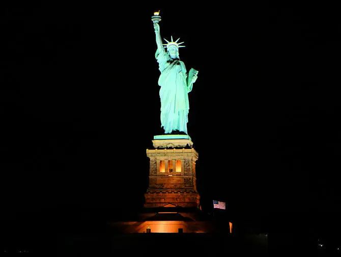 Crociera con cena a buffet a New York - Statua della Libertà