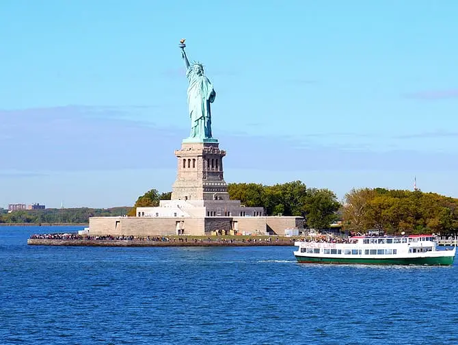 Staten Island Ferry - La Statua della Libertà
