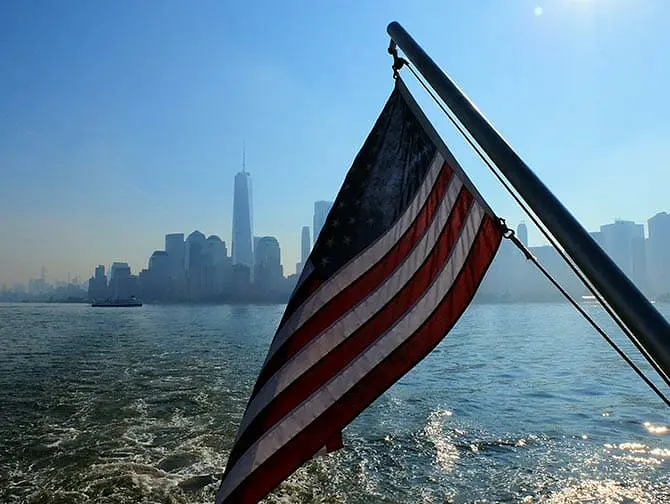 Ellis Island a New York - Veduta di Manhattan