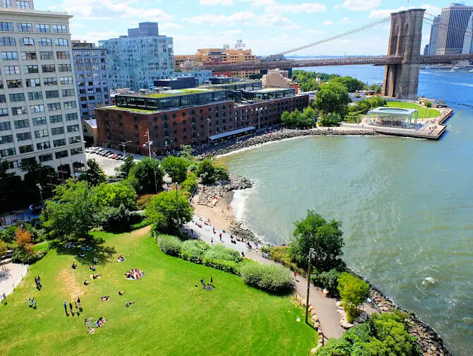 Parchi a New York - Brooklyn Bridge Park
