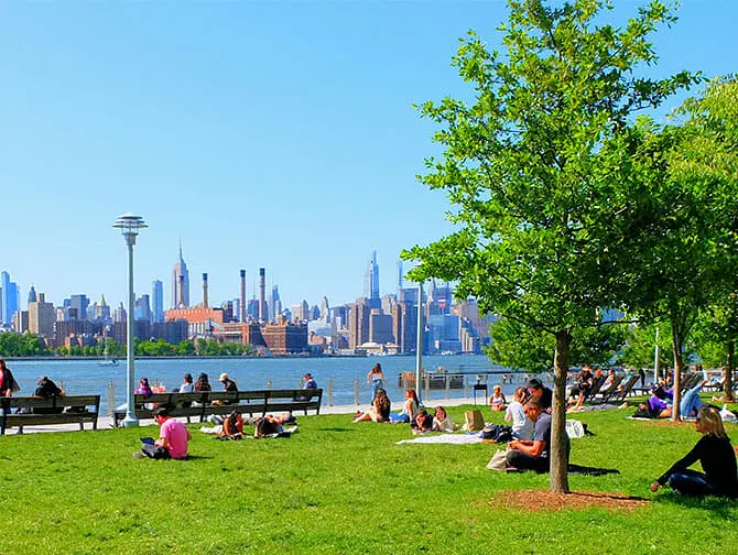 Parchi a New York - Domino Park