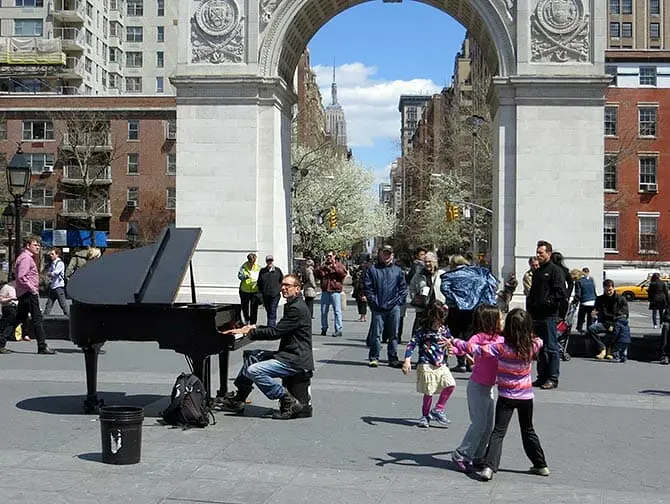 Parchi a New York - Musica dal vivo in Washington Square Park