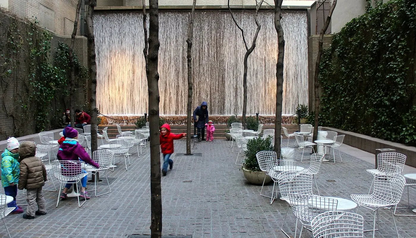 Parchi a New York - Paley Park