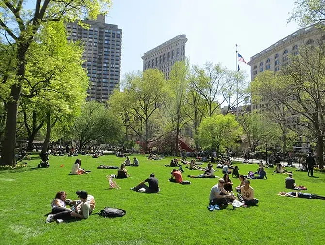 Parchi a New York - Gente a Madison Square Park