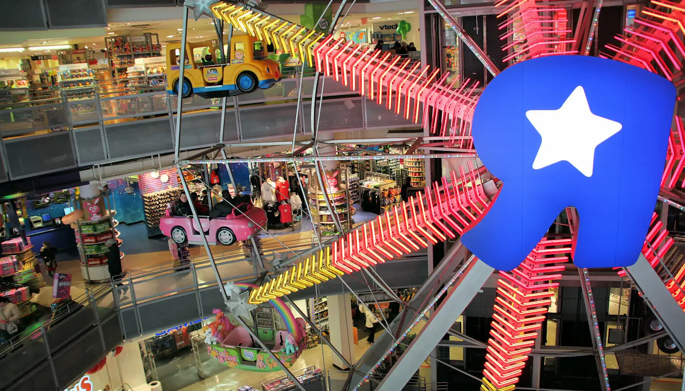Ruota panoramica al toys R us in New York