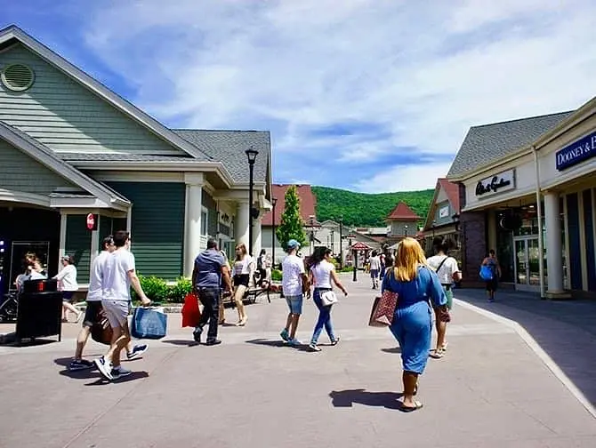 Outlet a New York