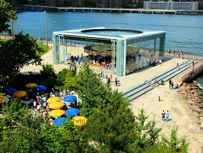 Brooklyn Bridge Park a New York - Jane's Carousel