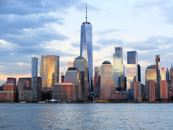 Giri in battello di sera a New York