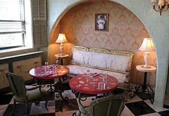Hotel Romantici in NYC- The Jane Hotel