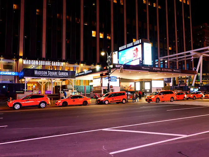 Madison Square Garden a New York - Insegna