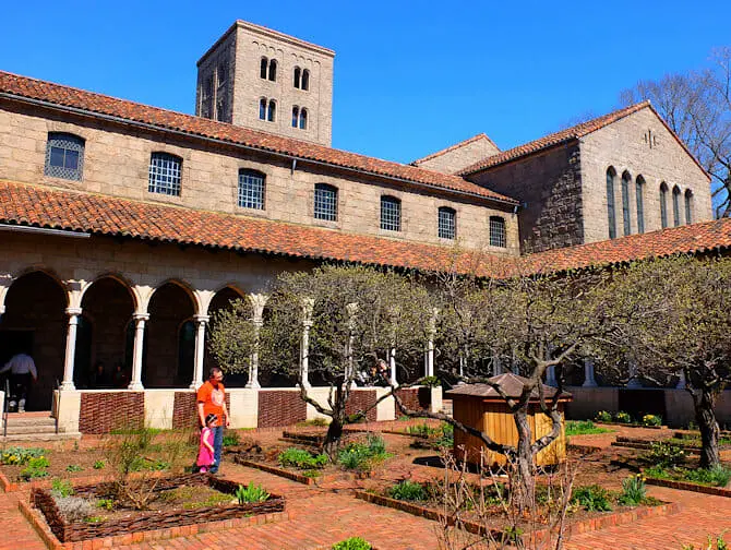 The Met Cloisters a New York - Giardini