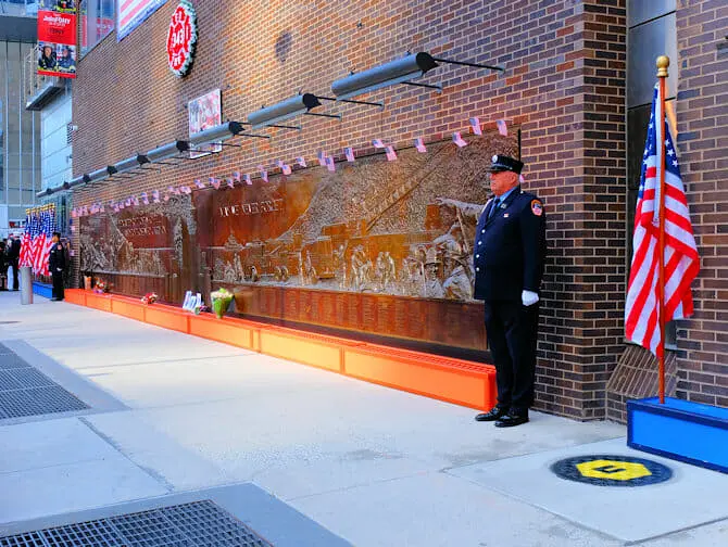 11 settembre a New York - Muro commemorativo