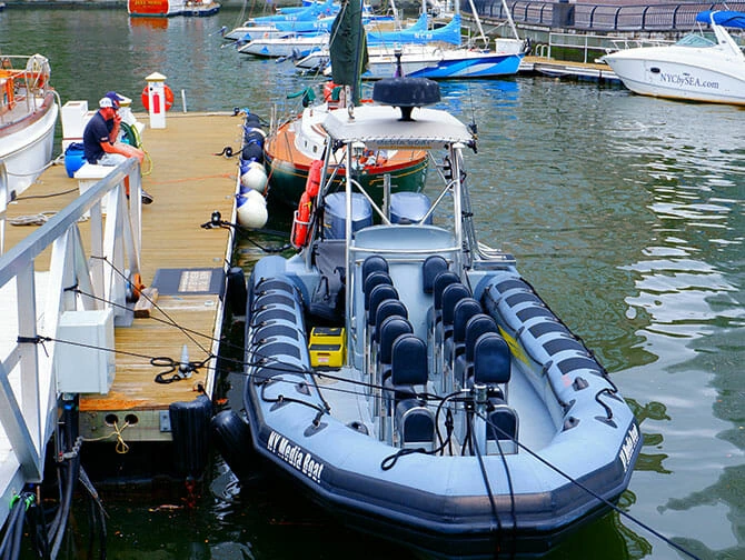 Giro in barca ad alta velocità a New York - Gommone RIB