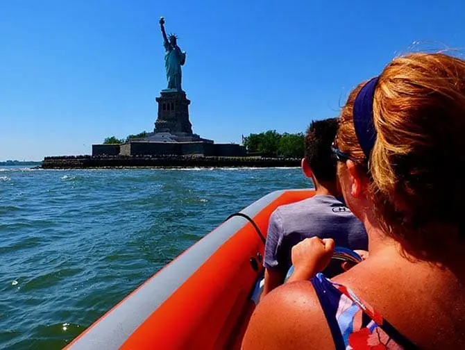 Giro in motoscafo a New York
