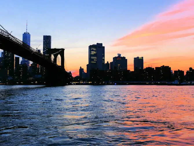 Giro in battello al tramonto a New York