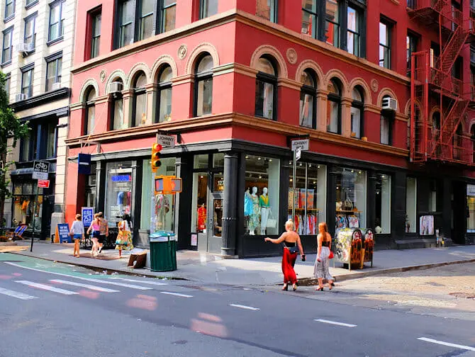 Shopping a SoHo - Johnny Was