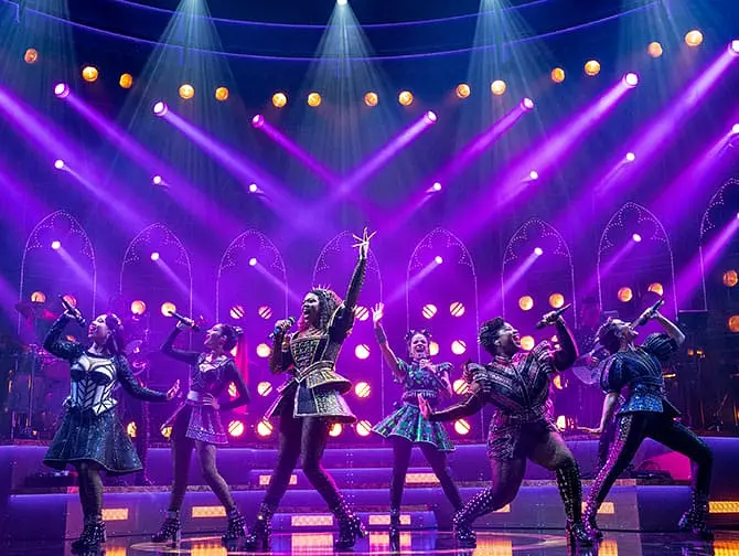Biglietti per SIX a Broadway - Palcoscenico