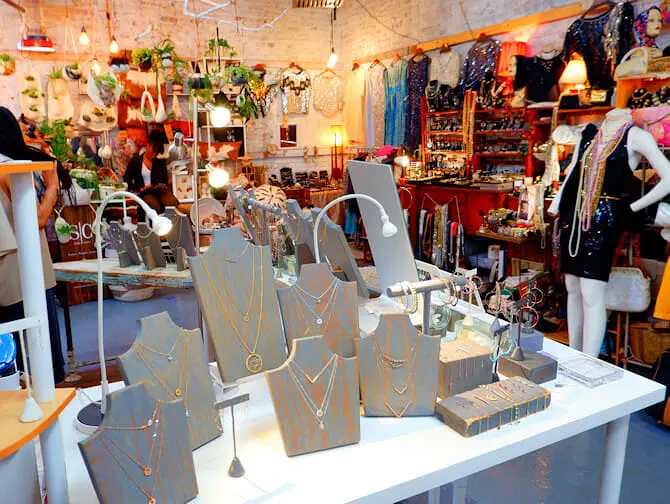 Mercatini delle pulci a New York - Artists And Fleas