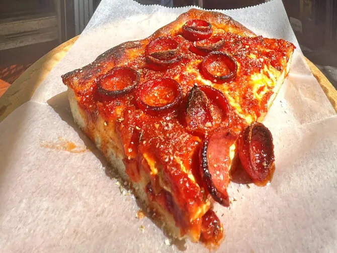 La migliore pizza a New York - Prince Street Pizza