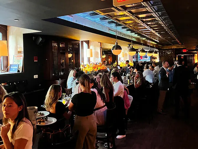 Ristoranti a tema a New York - Interno Trinity Place