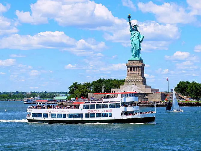 Differenze fra New York CityPASS e New York Explorer Pass Tour in Barca
