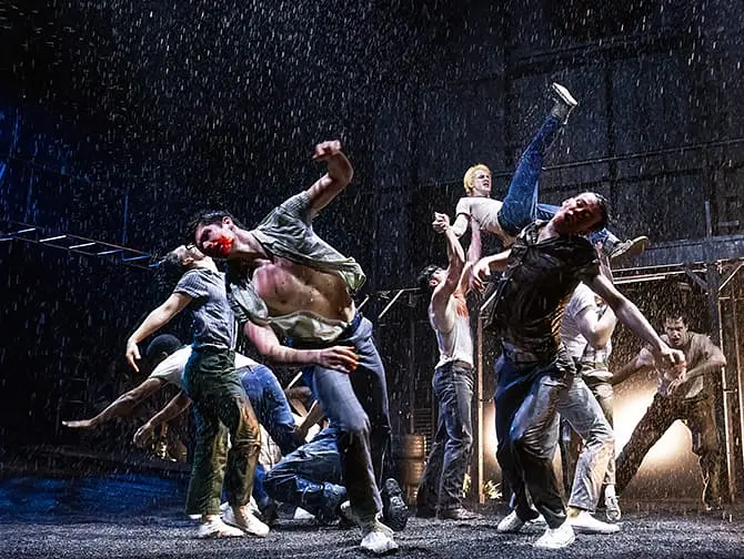 Biglietti per The Outsiders a Broadway - Lotta