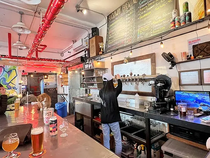 Le birrerie di New York - Rockaway Brewing Company interno