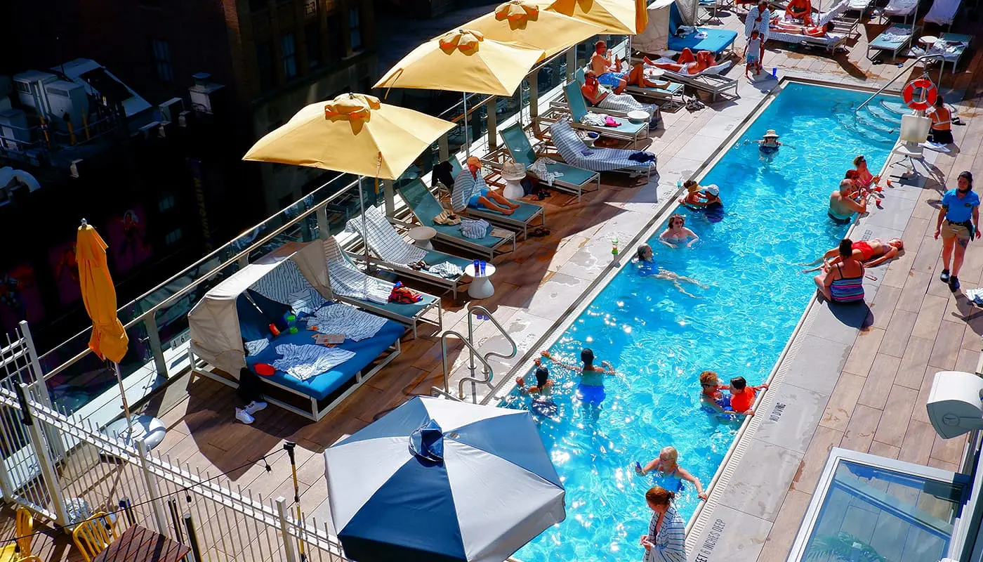 Hotel con piscina a New York - Margaritaville Resort Times Square