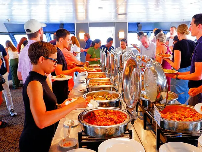 Crociera con cena a buffet a New York - Cena