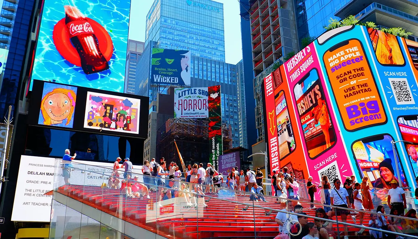 Cosa vedere a Times Square - Scalinata rossa