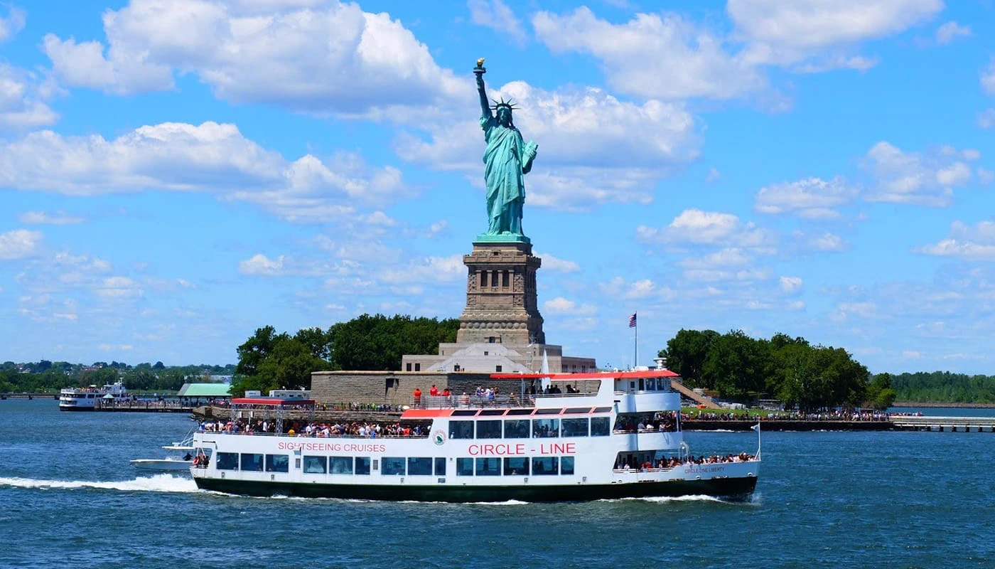 Cosa vedere a New York: le migliori attrazioni - Giro in battello