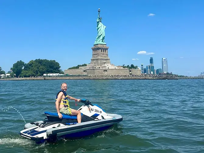 Fare jet ski a New York