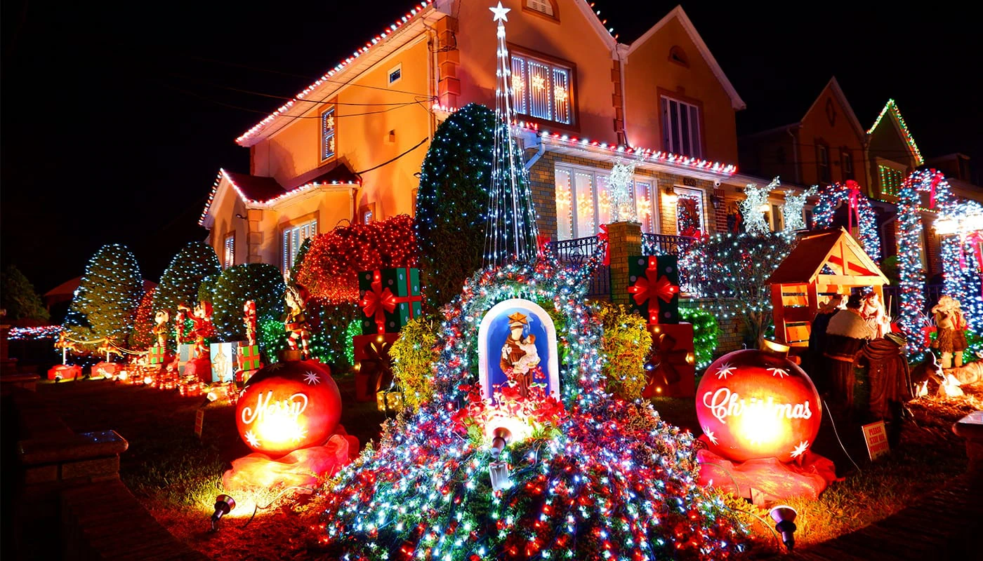 La stagione natalizia a New York - Dyker Heights Christmas Lights Tour