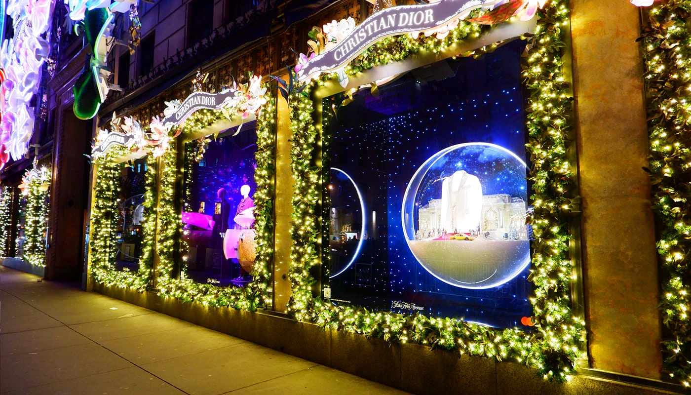 La stagione natalizia a New York - Vetrine addobbate