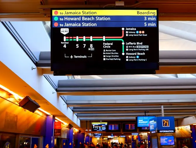 JFK AirTrain a New York - Partenza