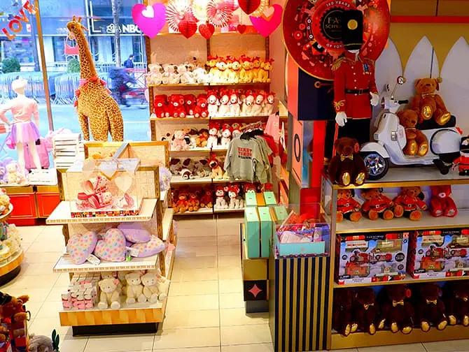 FAO Schwarz a New York - Rockefeller Plaza