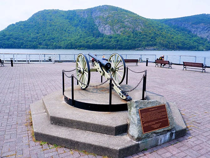 Piccole città americane: gita di un giorno a Cold Spring vicino a New York- Fiume Hudson