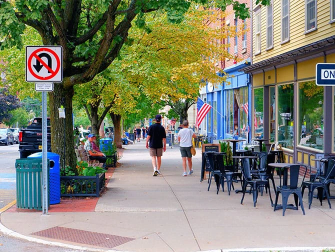 Piccole città americane: gita di un giorno a Cold Spring vicino a New York - Strada principale