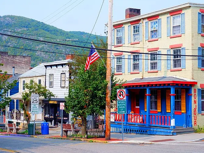Piccole città americane: gita di un giorno a Cold Spring vicino a New York