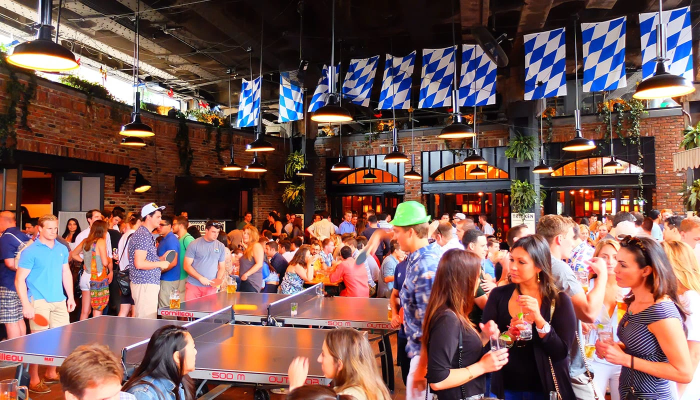 I migliori nightclub di New York - The Standard Biergarten
