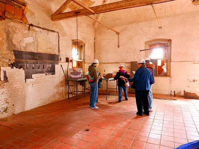 Tour Hard Hat di Ellis Island a New York - Ospedale dell'Isola dell'Immigrazione