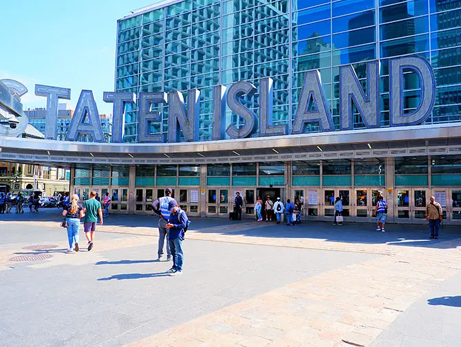 Battery Park a New York - Terminal dei traghetti di Staten Island